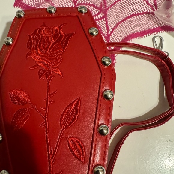 Red Rose and stud crossbody New - Picture 10 of 12